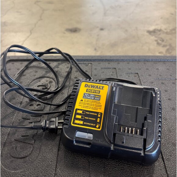 DeWalt 20v 2-Pack Lithium-Ion Batteries with Charger & Tool Bag - Picture 9 of 11